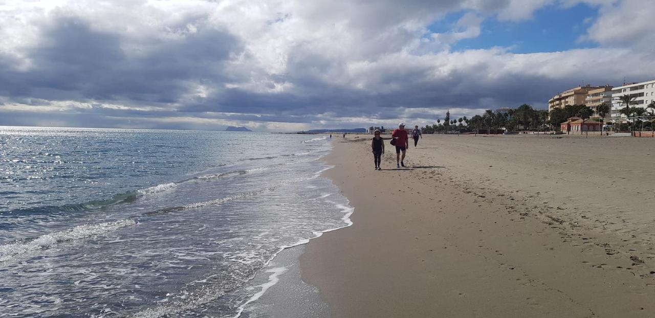 Puerto Estepona Luaran gambar